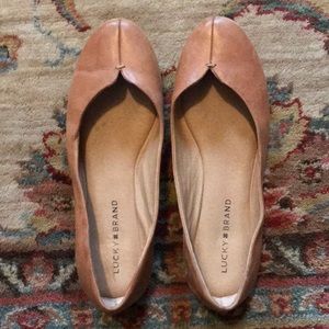 Lucky Brand Tan Flats (size 8)